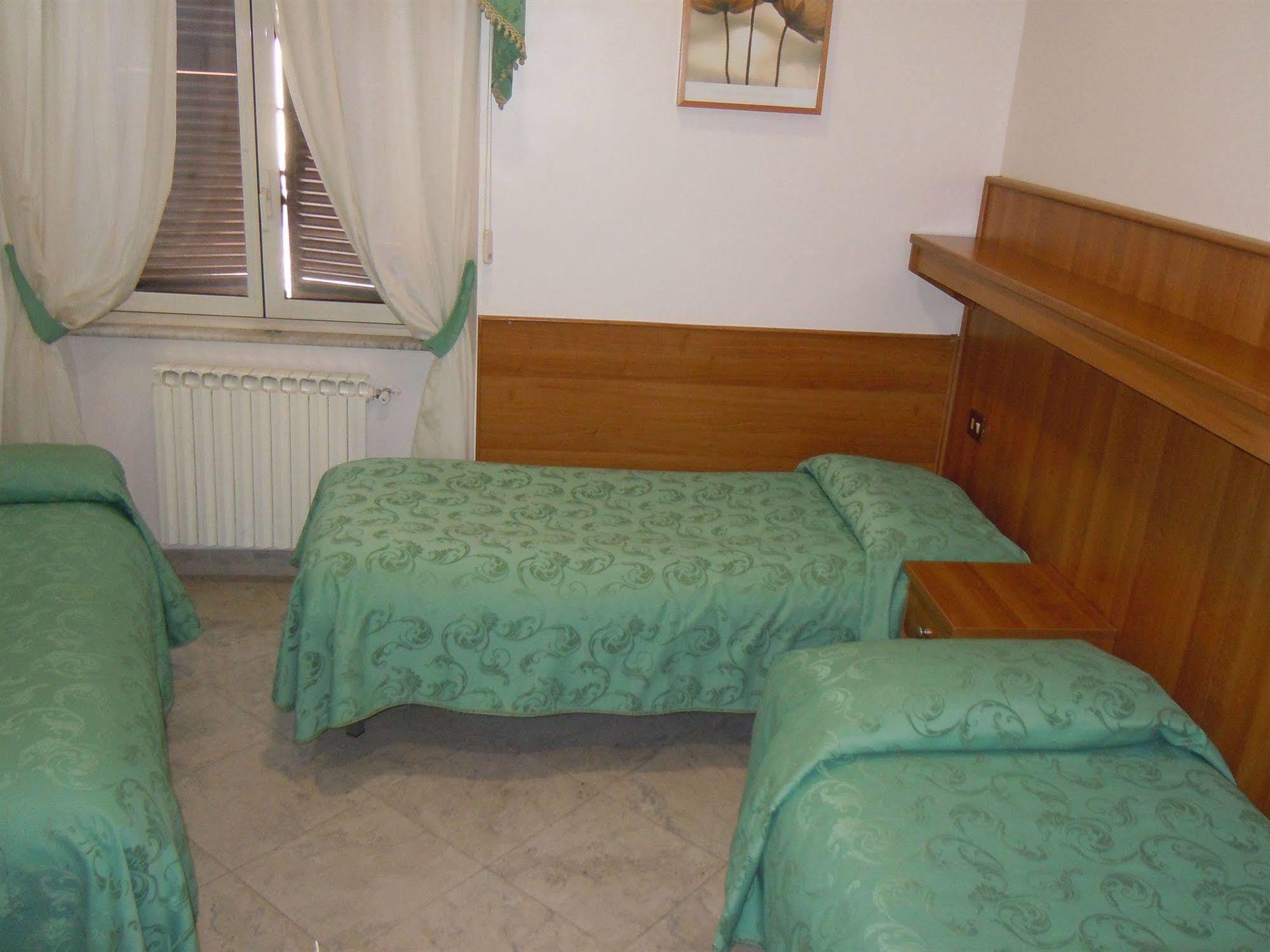 Hotel Papa Germano Rome Bagian luar foto