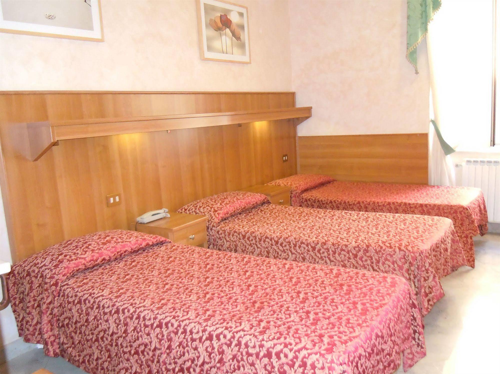 Hotel Papa Germano Rome Bagian luar foto