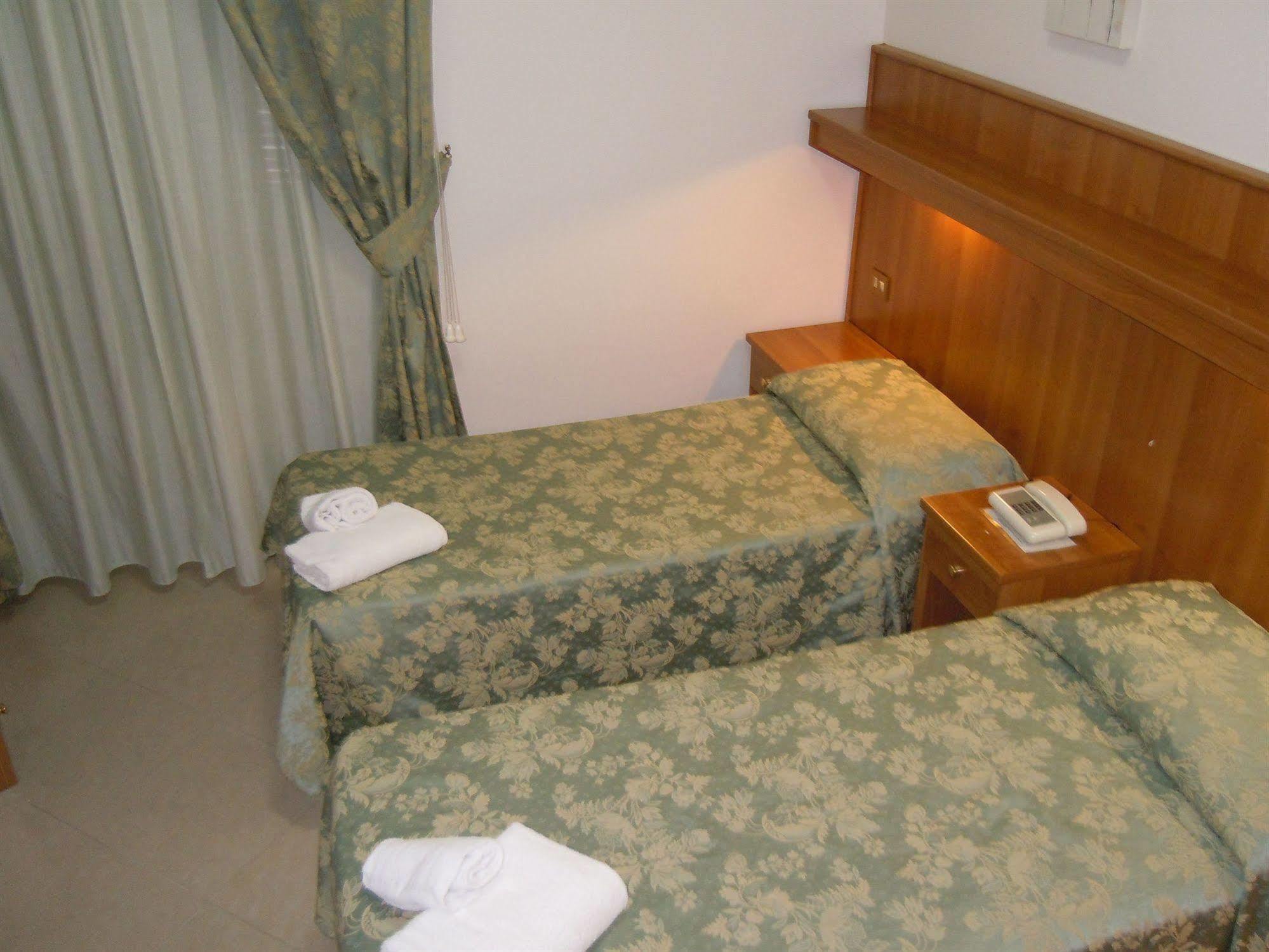 Hotel Papa Germano Rome Bagian luar foto